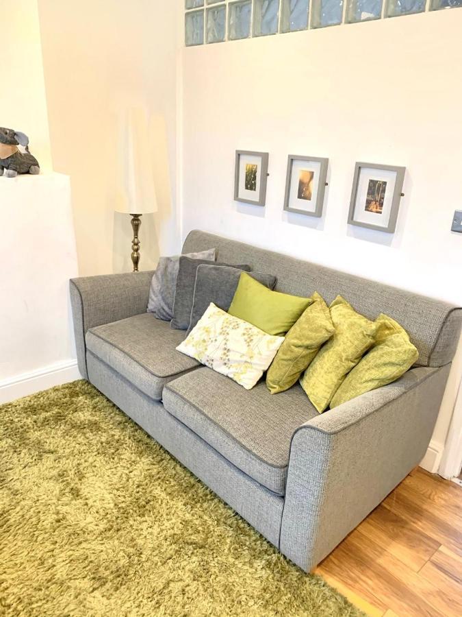 Emmanuel House - Beautiful 1-bedroom In - Historical Building Apartment *