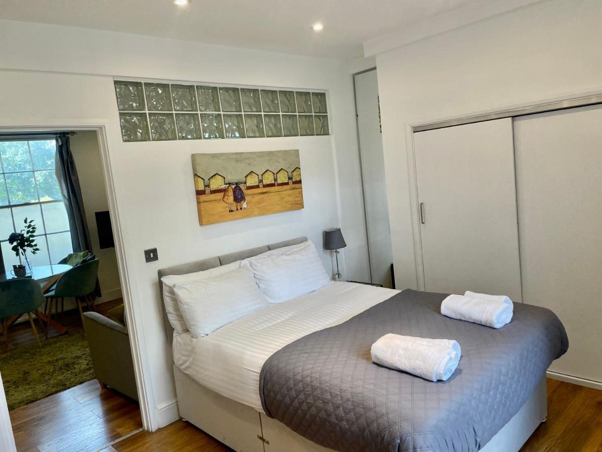 Emmanuel House - Beautiful 1-bedroom In - Historical Building Apartment *