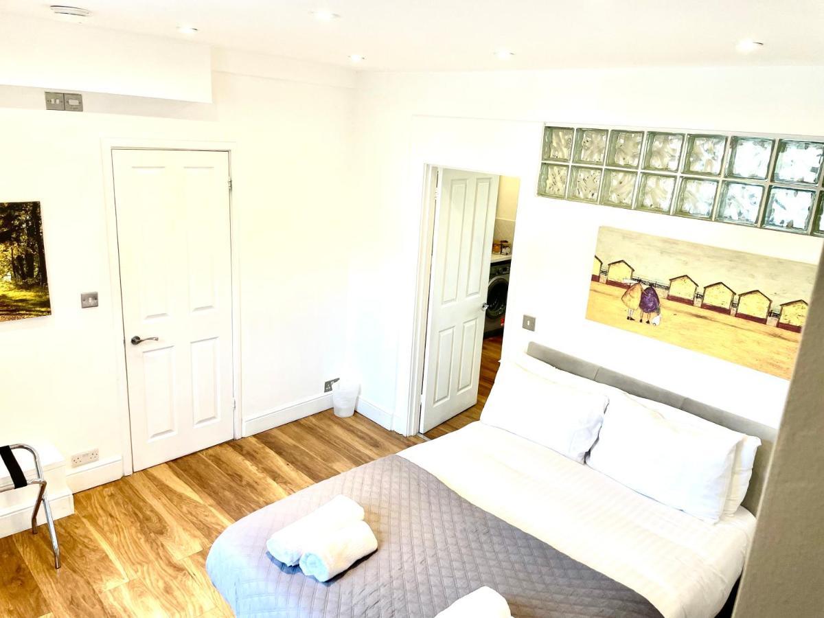 Emmanuel House - Beautiful 1-bedroom In - Historical Building Apartment *
