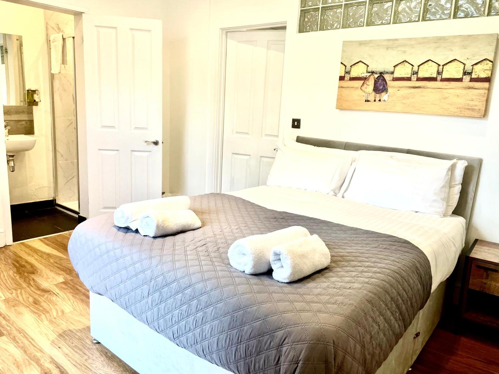 Emmanuel House - Beautiful 1-bedroom In - Historical Building Apartment *